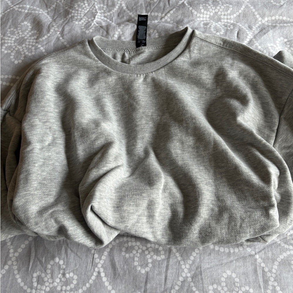 Gray Cropped Sweatshirt - Picture 3 of 3